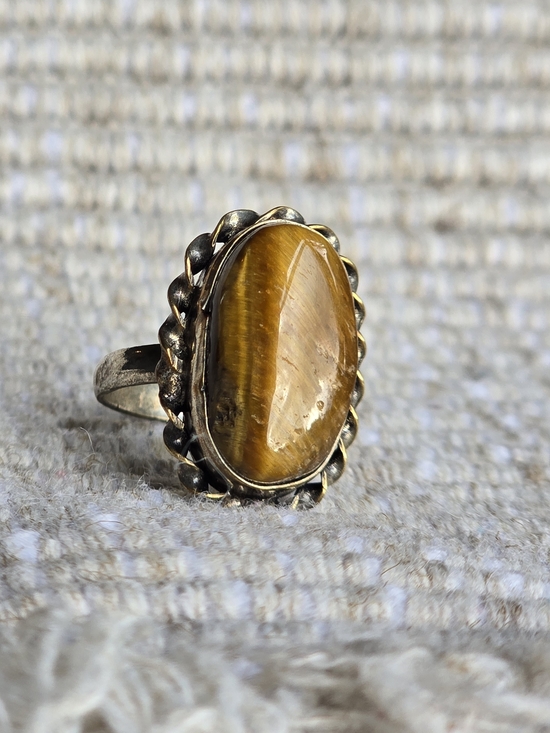 Jewelry - Vintage Sterling Silver Tiger's Eye Ring